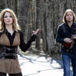 30MMH On the Road: Exclusive Backstage Performance From The Roys