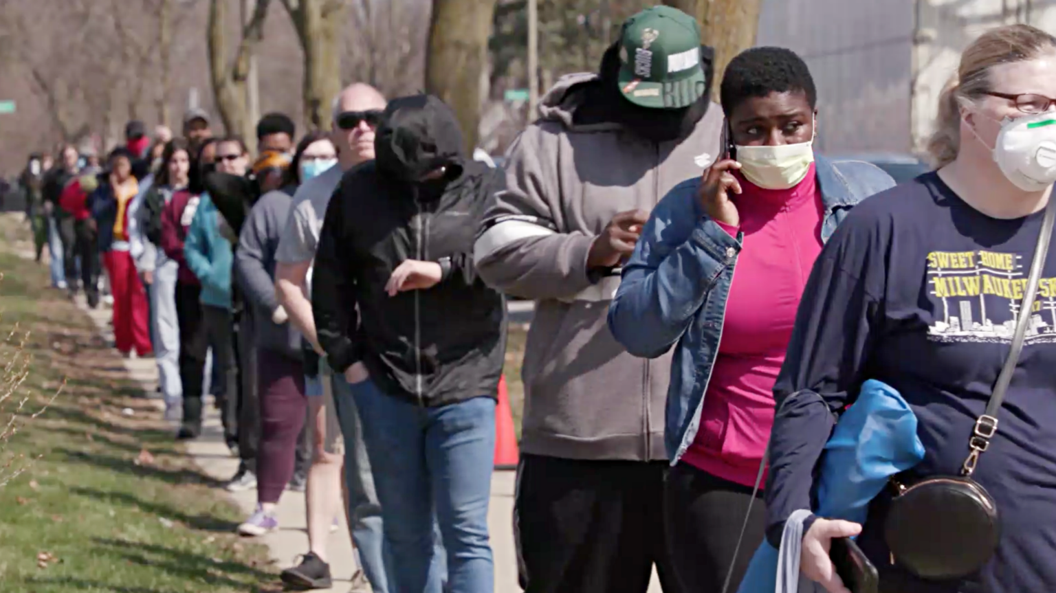 Milwaukee voters in line