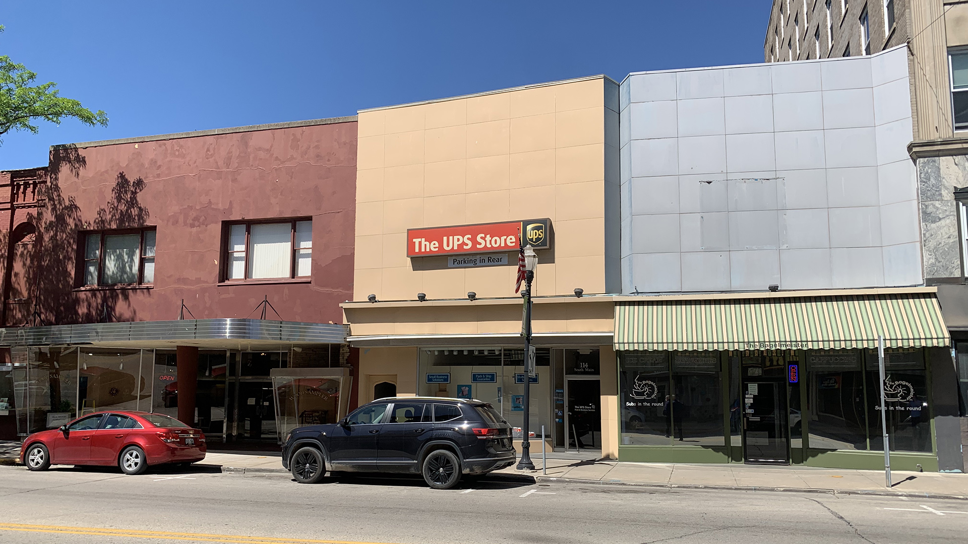 ups store milwaukee wi