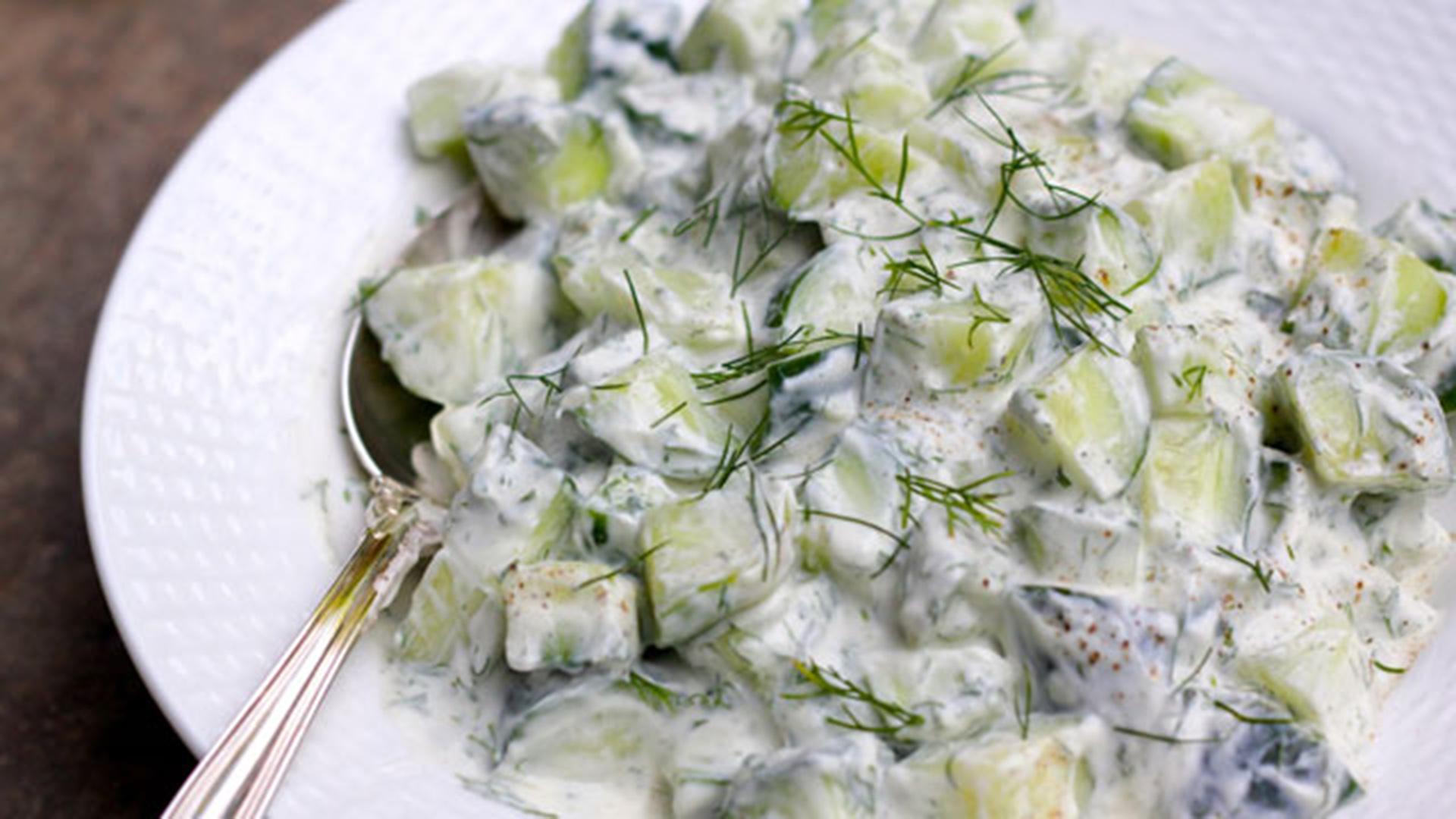 Dill, cucumber and yogurt salad