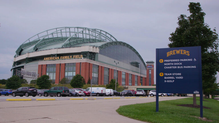 Republicans propose $614 million for Brewers' stadium - The Daily Cardinal