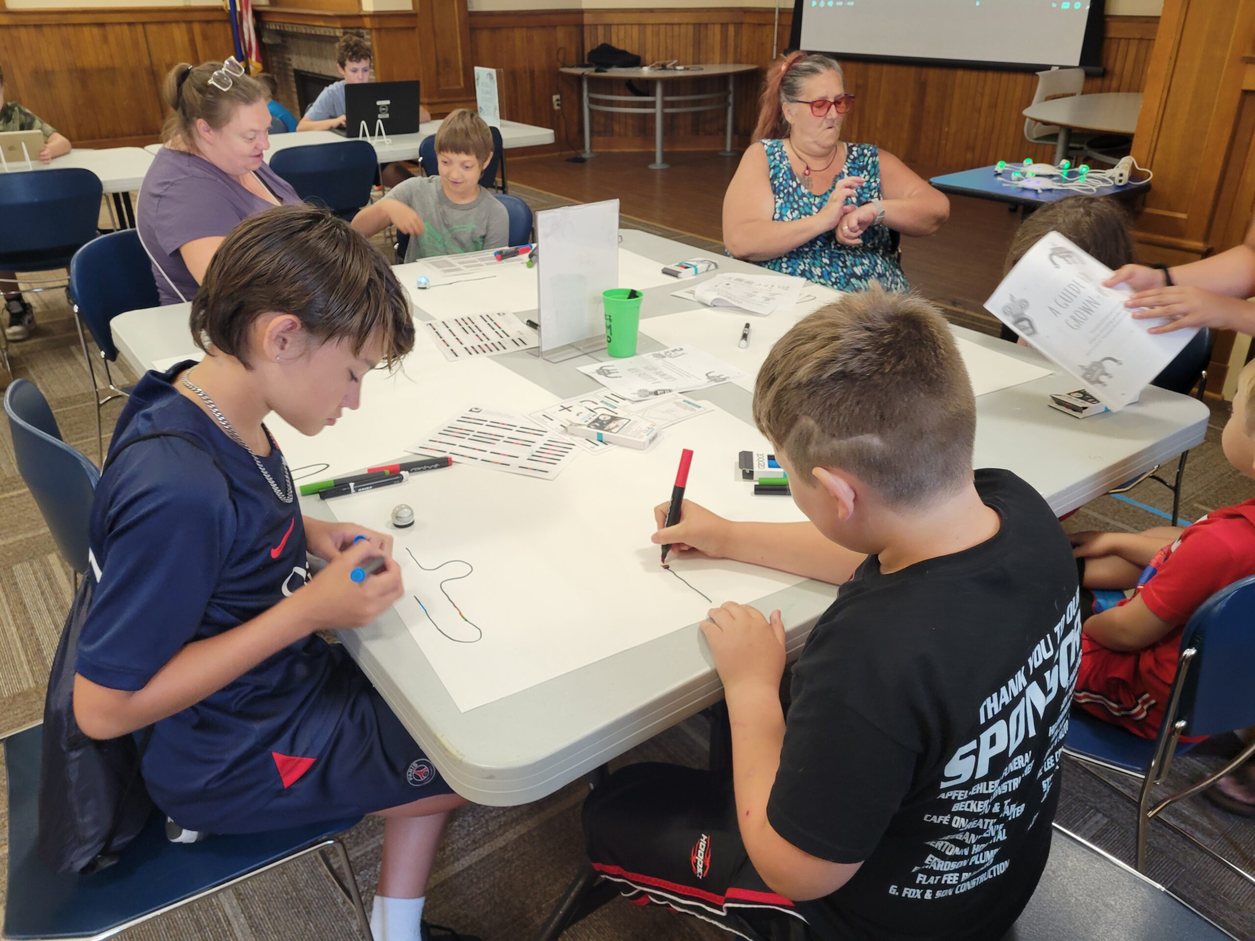 Children participate in a PBS KIDS Library and Community Learning program. (Source: PBS Wisconsin Education.)